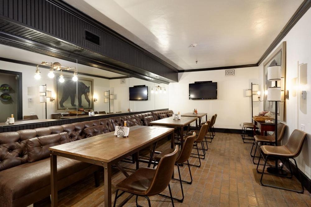 Independence Square Unit 313, Downtown Hotel Room In Aspen With Rooftop Hot Tub Esterno foto